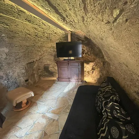 Casa Di Pietra *