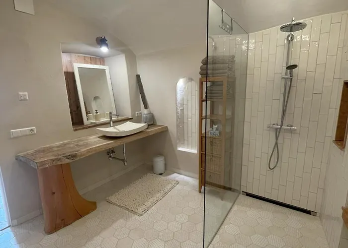 Casa Di Pietra Homestay *